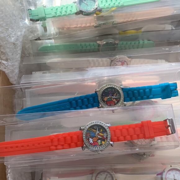 Geneva Wholesale LOT: 50 watches for Men & women main image 5